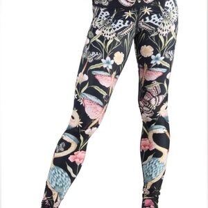 Pretty in Black legging